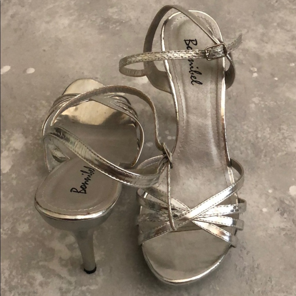 Bombshell 4” Silver Heels - image 3